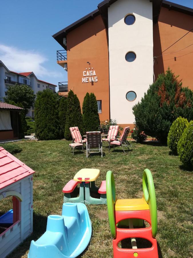Отель Casa Mevas Костинешти Экстерьер фото