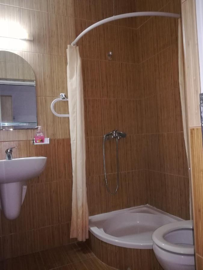 Отель Casa Mevas Костинешти Экстерьер фото