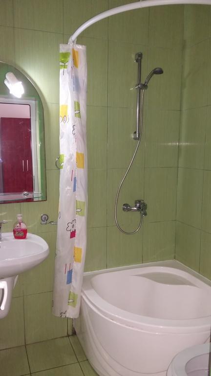 Отель Casa Mevas Костинешти Экстерьер фото